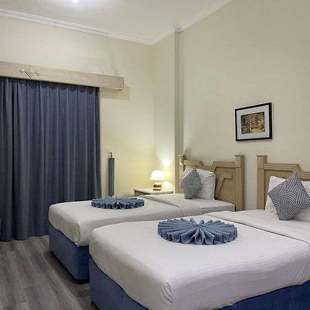 Green House Hotel Suites & Apartment Dubai Bagian luar foto